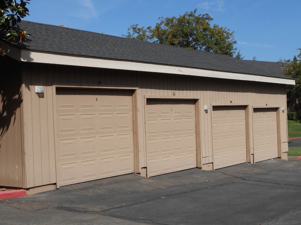 Rollingwood Condominium Rentals | 9160 Madison Ave, Fair Oaks, CA 95628, USA | Phone: (833) 415-1068