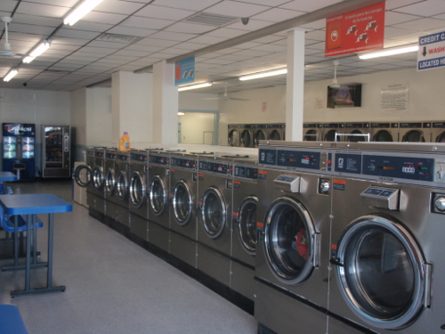 Smithfield Plaza Laundry Land Laundromat | 1258 Smithfield Plaza, Smithfield, VA 23430, USA | Phone: (434) 793-2011