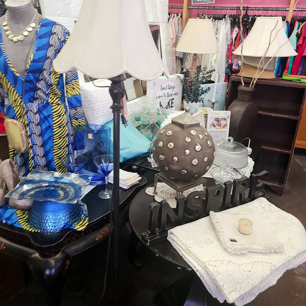 My Angeles Thrift Store | 31705 Riverside Dr, Lake Elsinore, CA 92530, USA | Phone: (951) 834-6306