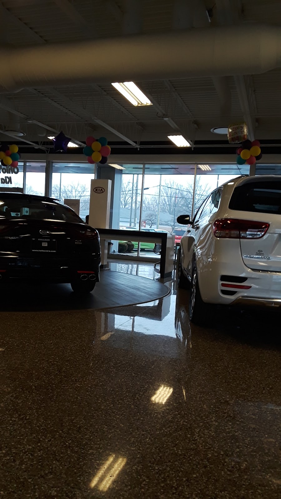 Halleen Kia - car dealer  | Photo 5 of 10 | Address: 27932 Lorain Rd, North Olmsted, OH 44070, USA | Phone: (440) 777-2424