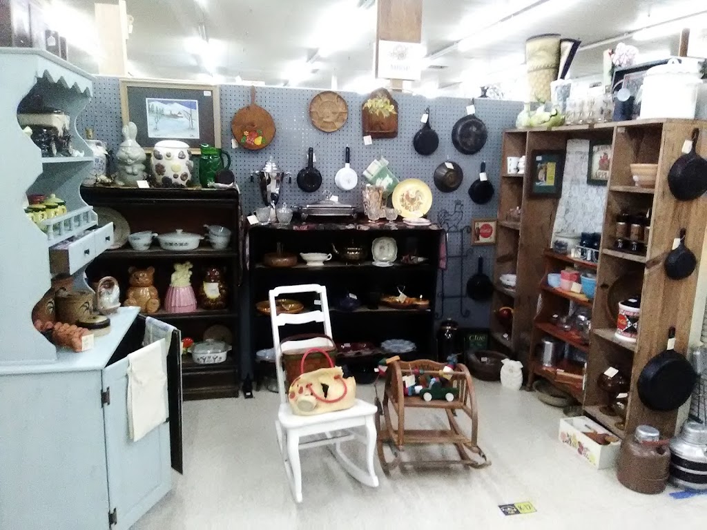 Angels Antiques & Flea Mall | 900 Columbus Pkwy, Opelika, AL 36801, USA | Phone: (334) 745-3221