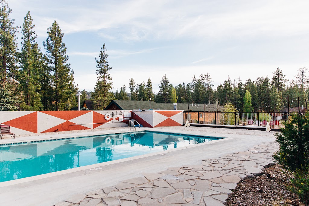 Noon Lodge | 214 Lagunita Ln, Big Bear Lake, CA 92315 | Phone: (909) 866-2526