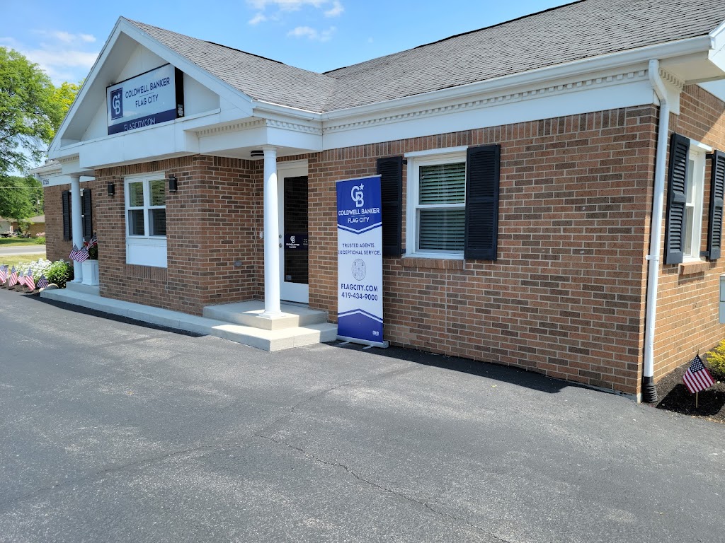 Coldwell Banker Flag City | 1295 Fostoria Ave, Findlay, OH 45840, USA | Phone: (419) 434-9000