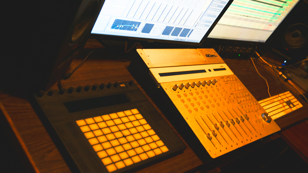 Audioshine Studios | 218 San Clemente Ave NW, Albuquerque, NM 87107, USA | Phone: (505) 990-1371