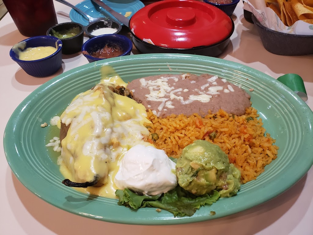 Hidalgos Mexican Restaurant & Cantina | 200 S Santa Fe Ave, Edmond, OK 73003, USA | Phone: (405) 285-2424