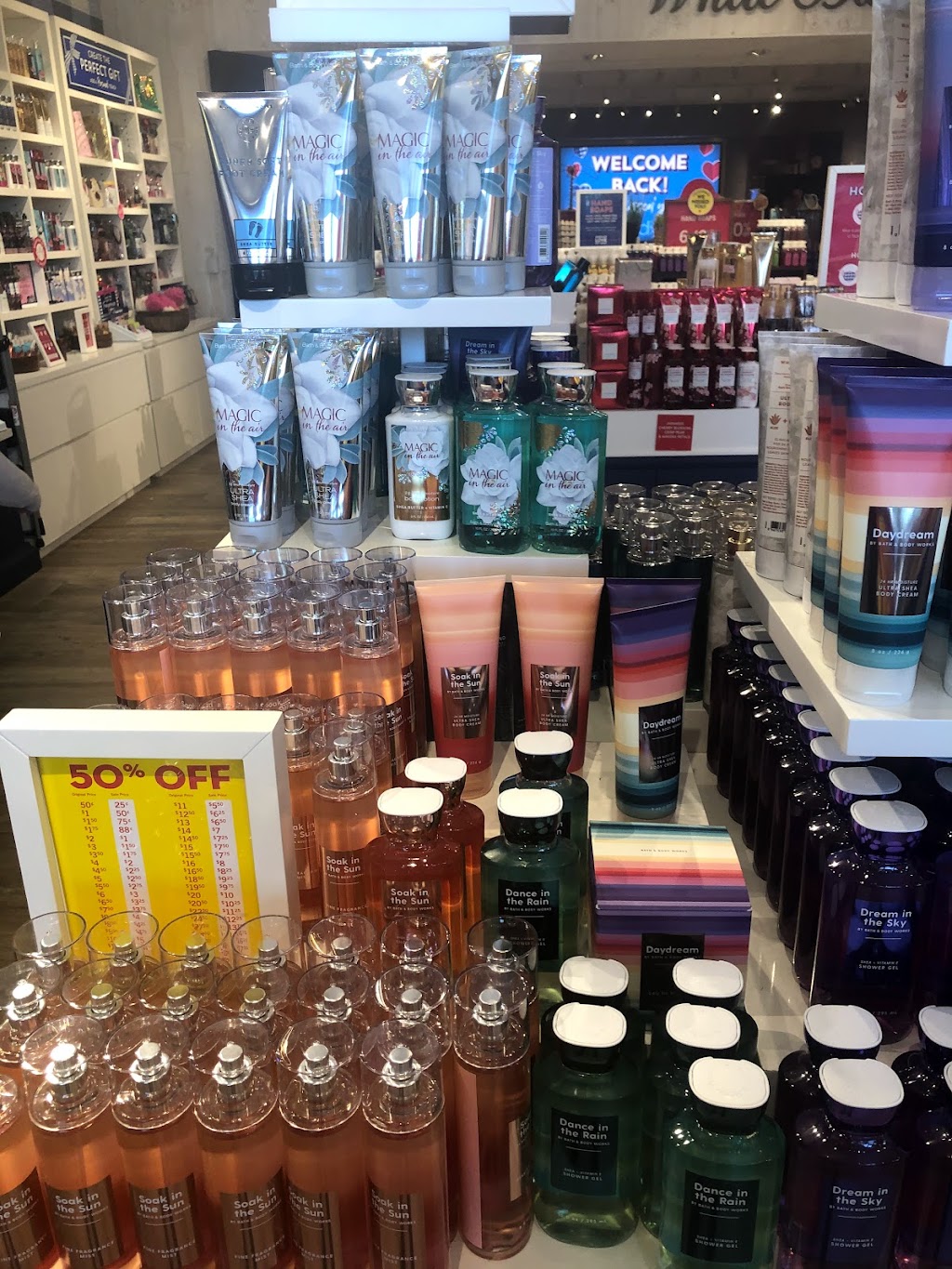 Bath & Body Works | Sp #47186, 47186 Michigan Ave, Canton, MI 48188 | Phone: (734) 495-1736