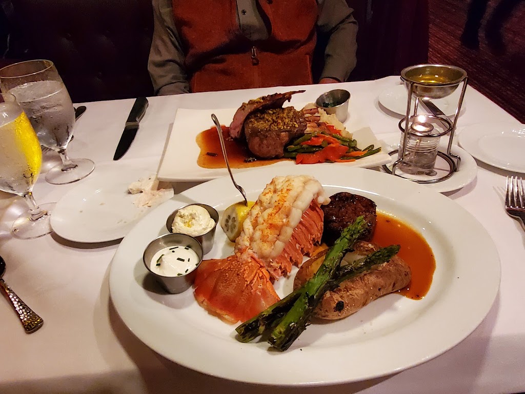 Russells Steaks, Chops, & More | 6675 Transit Rd, Williamsville, NY 14221, USA | Phone: (716) 636-4900