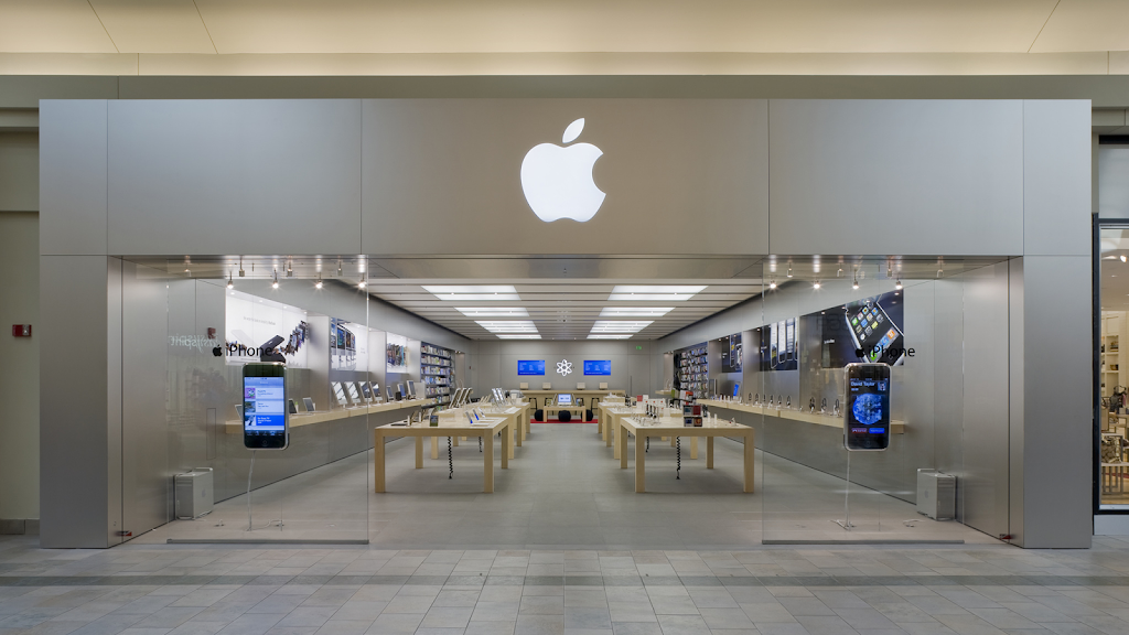 Apple Oxmoor | 7900 Shelbyville Rd, Louisville, KY 40222, USA | Phone: (502) 326-2840