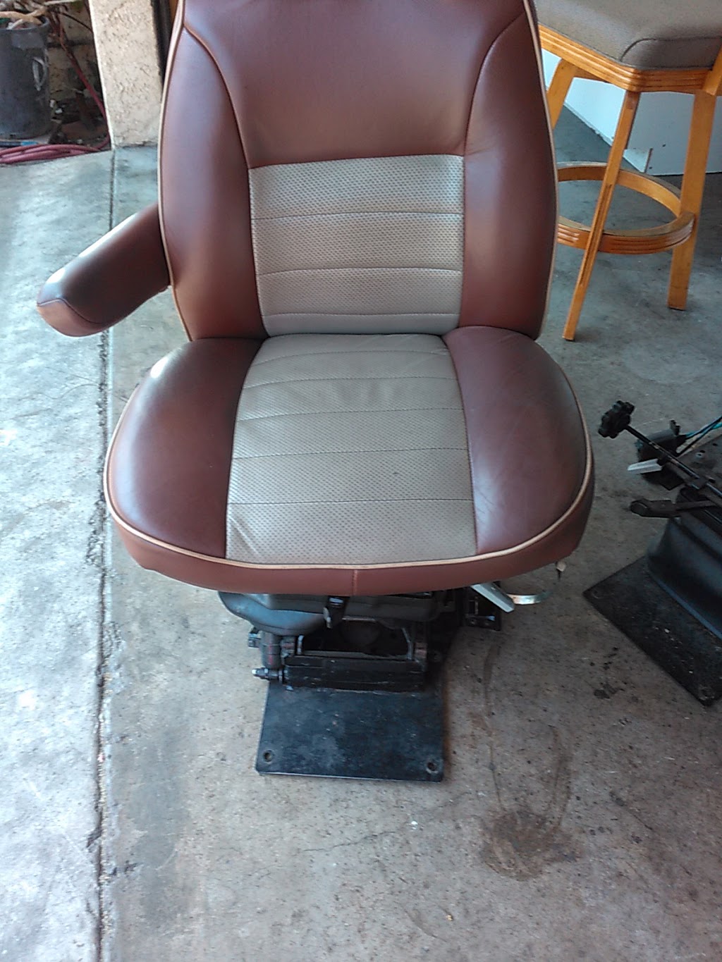 Gomez Custom Upholstery | 19935 Valley Blvd, Walnut, CA 91789 | Phone: (909) 595-8329