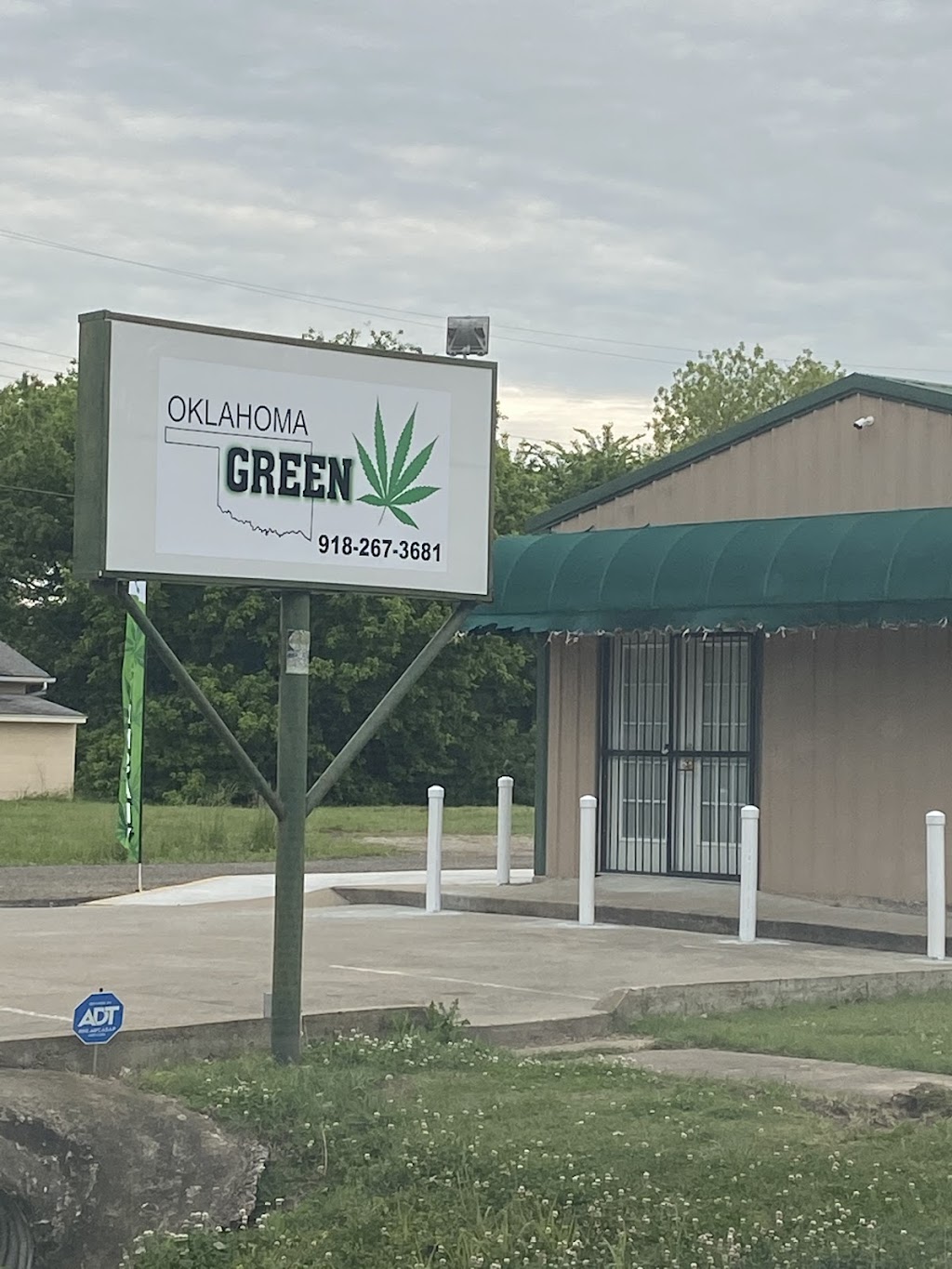 Legacy Green Drive Thru Dispensary-Beggs | 108 S Broadway St, Beggs, OK 74421, USA | Phone: (918) 267-3681