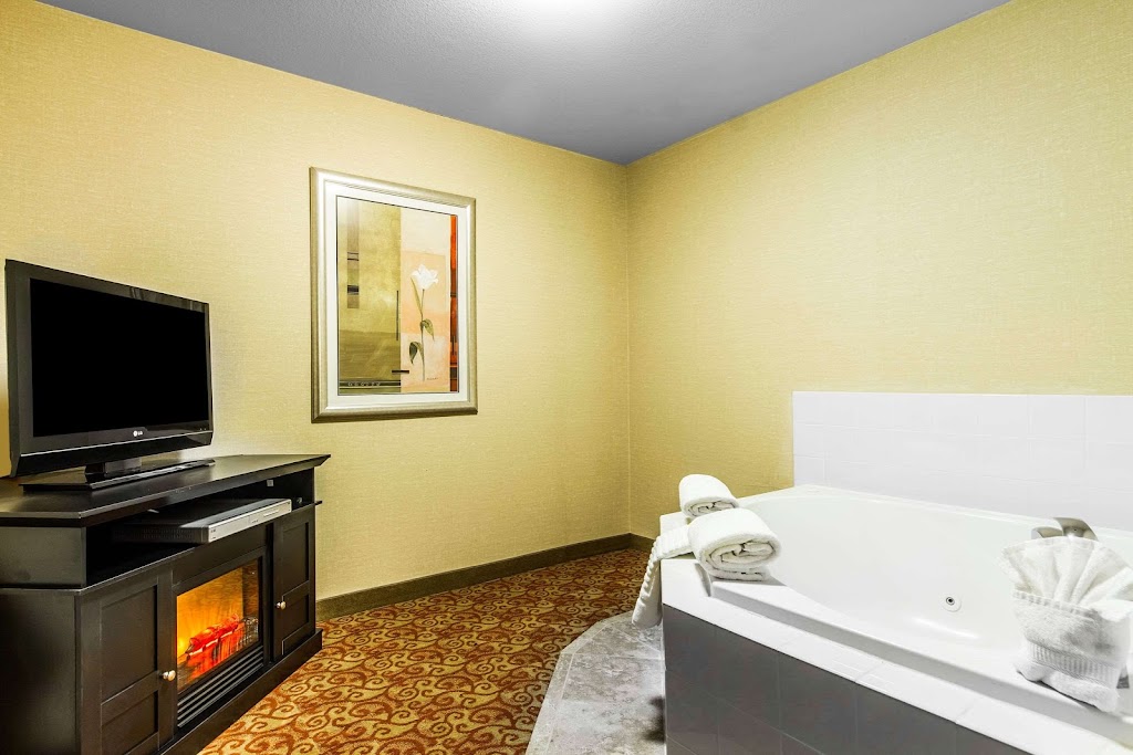Comfort Suites | 191 Lawrence Dr, Vacaville, CA 95687, USA | Phone: (707) 446-3000