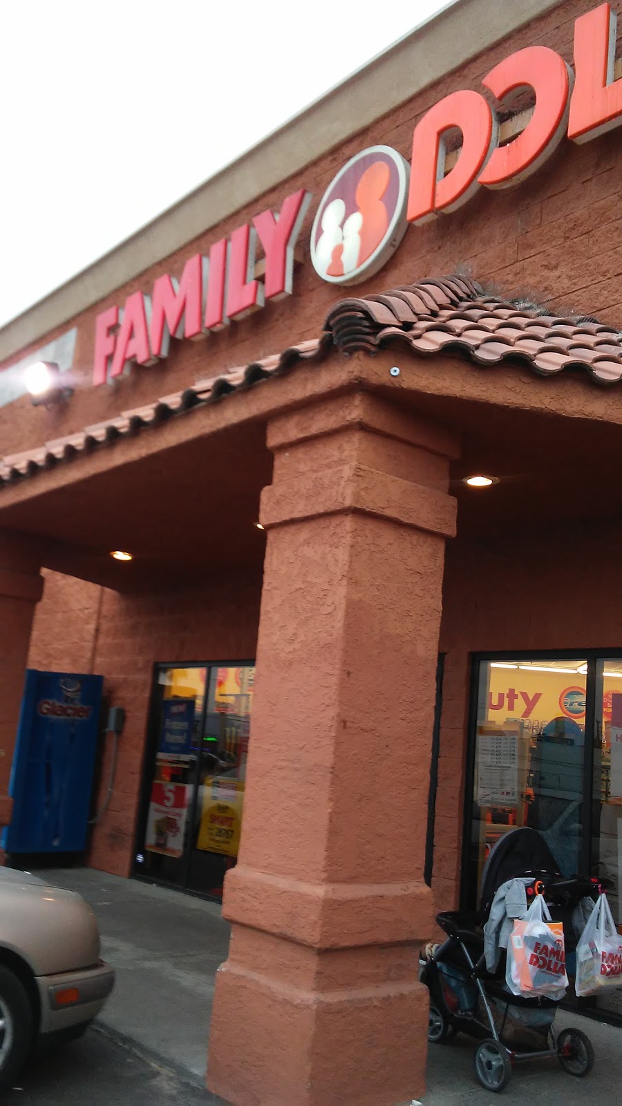 Family Dollar | 3025 E Desert Inn Rd, Las Vegas, NV 89121, USA | Phone: (702) 577-9707