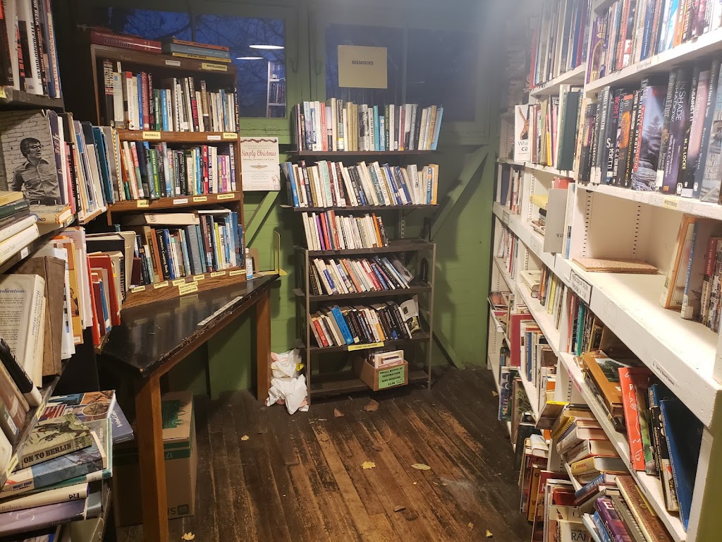 Cobblestone Used Book Store | 14391 Ridge Rd W, Albion, NY 14411, USA | Phone: (585) 589-9013