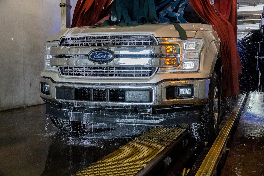 In and Out Express Carwash | 1430 N U.S. Hwy 41, Ruskin, FL 33570, USA | Phone: (813) 766-7772