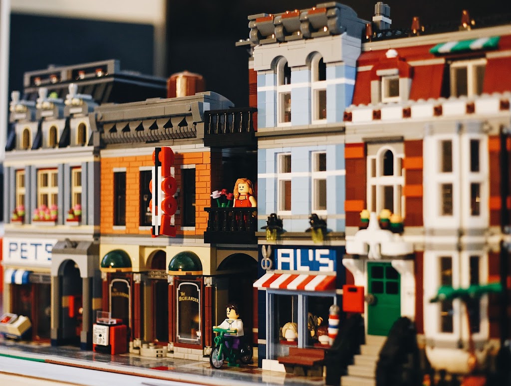 The Missing Piece, A LEGO Resell Store | W67N222 Evergreen Blvd # 105, Cedarburg, WI 53012, USA | Phone: (262) 618-3026