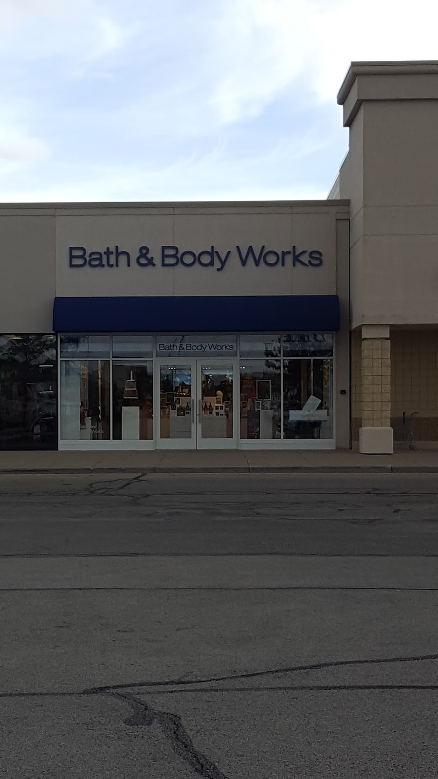 Bath & Body Works | 9862 US-20, Rossford, OH 43460, USA | Phone: (419) 873-1557