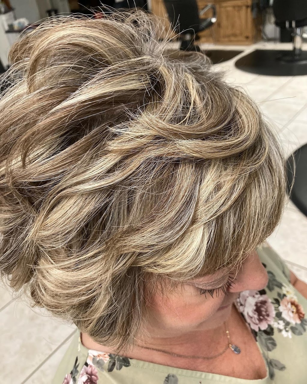 Stylist Alicia Cheatham | 113 NE Johnson Ave # 800, Burleson, TX 76028, USA | Phone: (817) 372-7621