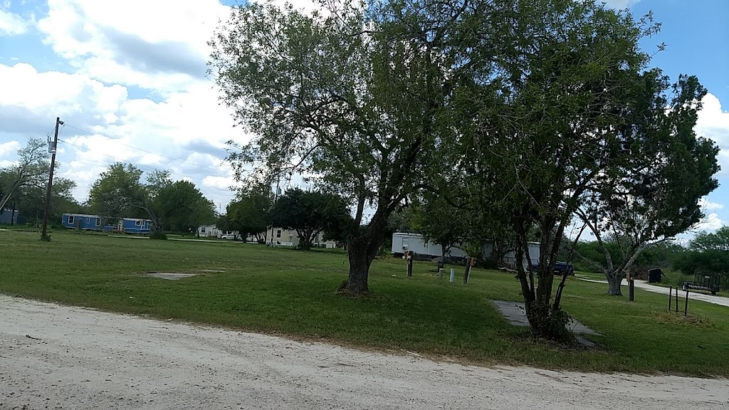 Country Villa RV Park | Pvt. Country Ln, Beeville, TX 78102, USA | Phone: (361) 318-3220