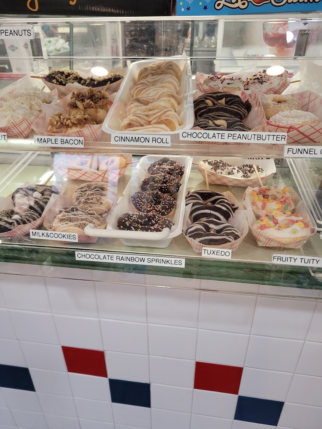 Donutz On A Stick Ice Cream and Grill | 2809 Hampton Hwy, Yorktown, VA 23693, USA | Phone: (757) 865-7663