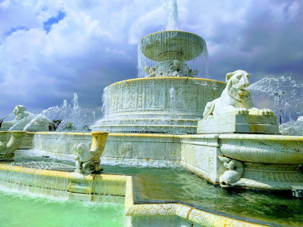 James Scott Memorial Fountain | Sunset Dr, Detroit, MI 48207, USA | Phone: (313) 821-9844