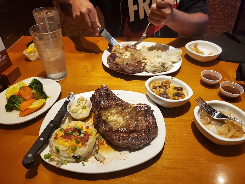 Outback Steakhouse | 13010 Middlebelt Rd, Livonia, MI 48150, USA | Phone: (734) 525-2476