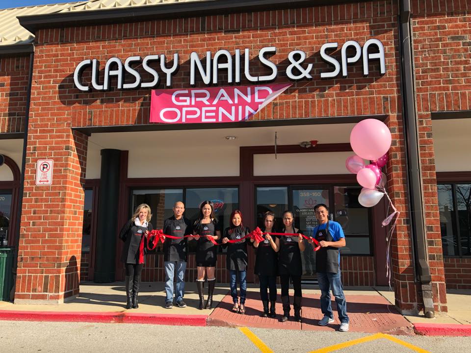 Classy Nails Spa Bloomingdale | 358 W Army Trail Rd #160, Bloomingdale, IL 60108, USA | Phone: (630) 635-2399