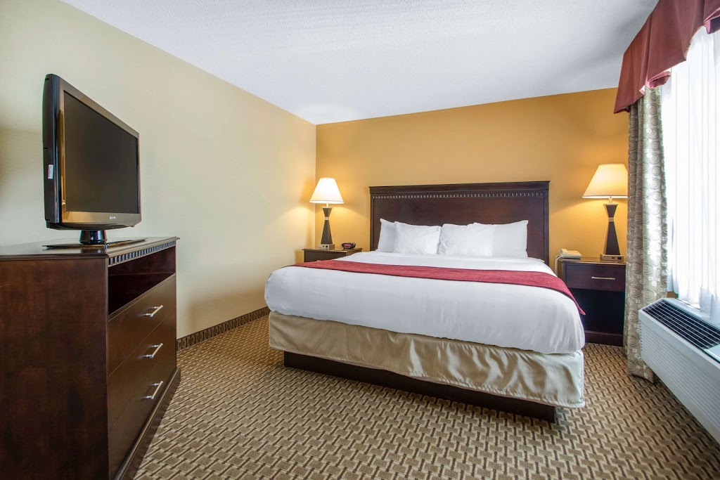 Comfort Suites Wisconsin Dells Area | North, 5780 Kinney Rd, Portage, WI 53901, USA | Phone: (608) 745-4717