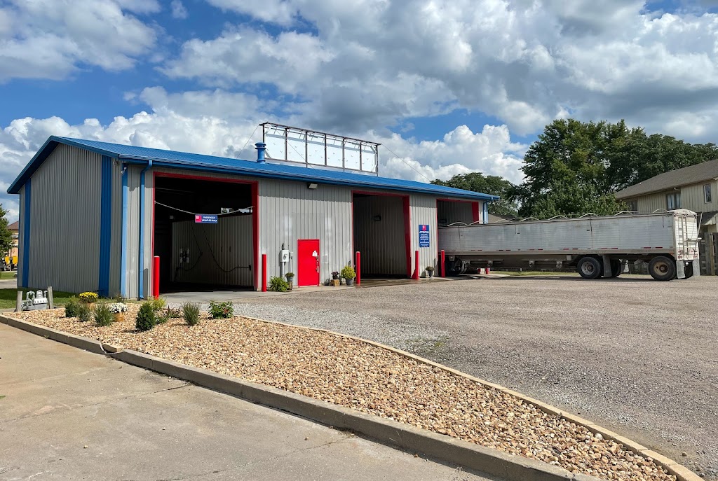 Plaza Truck Wash | 517 N Plaza Blvd, Hesston, KS 67062, USA | Phone: (316) 734-6347