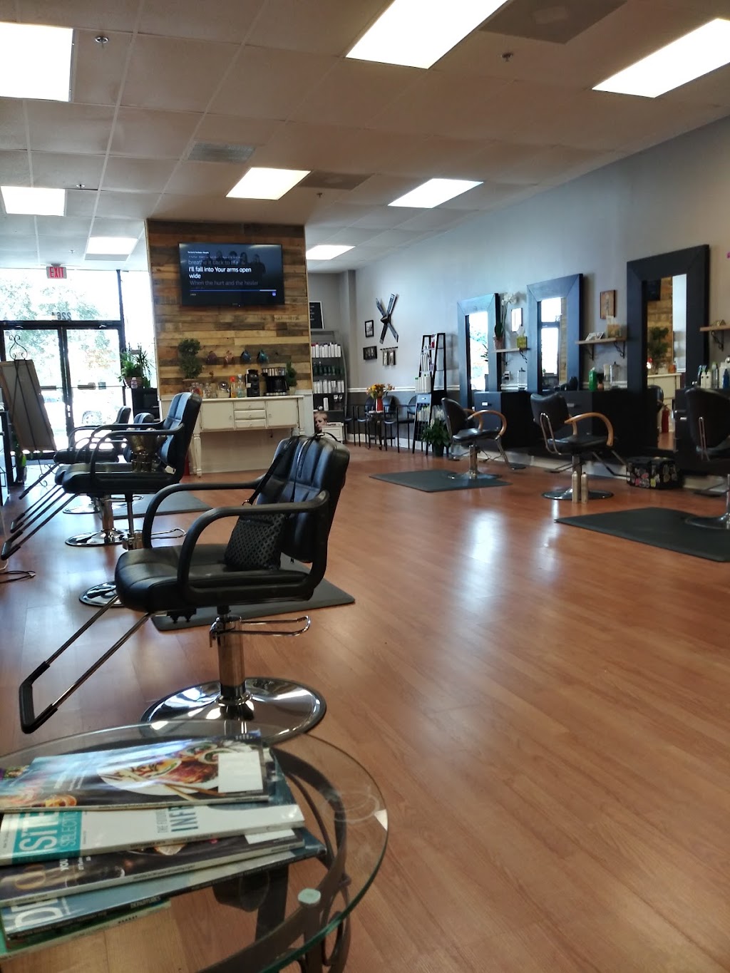 Victory & Vanity, LLC Family Hair Salon | 2264 Commercial Way, Spring Hill, FL 34606, USA | Phone: (352) 515-5865