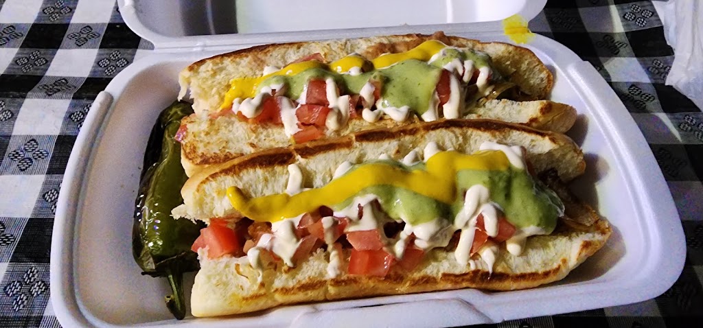 Tavos Hotdogs & Tacos | E Main St, Mesa, AZ 85207, USA | Phone: (602) 565-2798