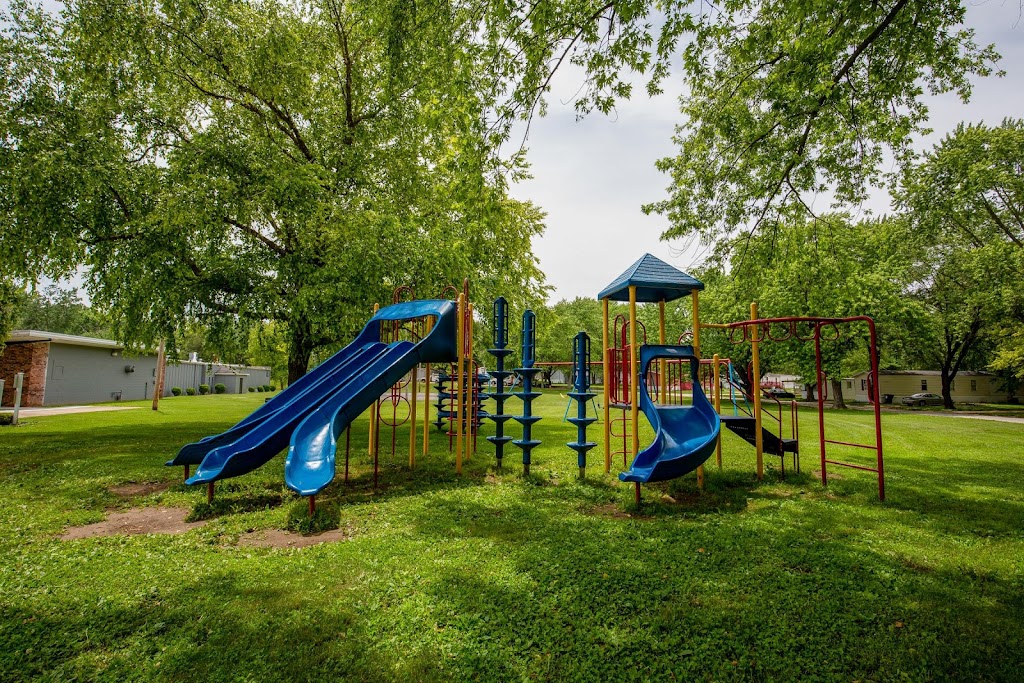 Four Seasons | 100 Apollo Dr, Fayetteville, GA 30214, USA | Phone: (770) 964-2333