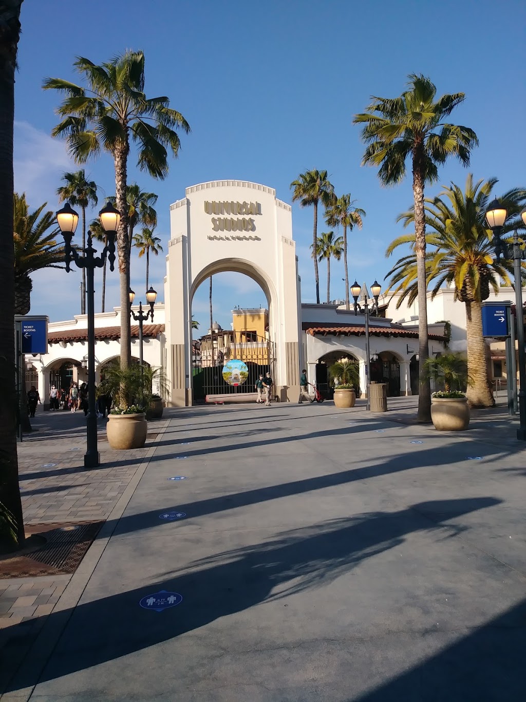 Universal Studio Store | 1000 Universal City Plaza, Studio City, CA 91602, USA | Phone: (818) 622-8000