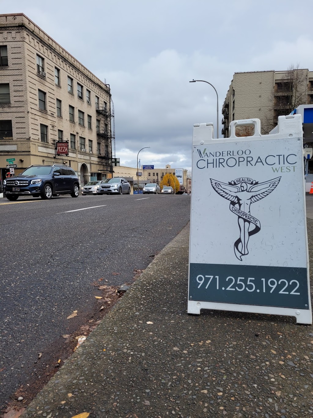 Vanderloo Chiropractic West | 2230 W Burnside St 2nd floor suite d, Portland, OR 97210, USA | Phone: (971) 255-1922