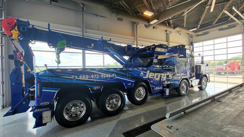 Jerrys Towing | 644 Starr Ln, Roberts, WI 54023, USA | Phone: (715) 749-4450