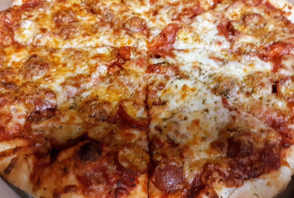 Sammys Pizzeria | 1400 Hyde Park Blvd, Niagara Falls, NY 14305, USA | Phone: (716) 297-8442