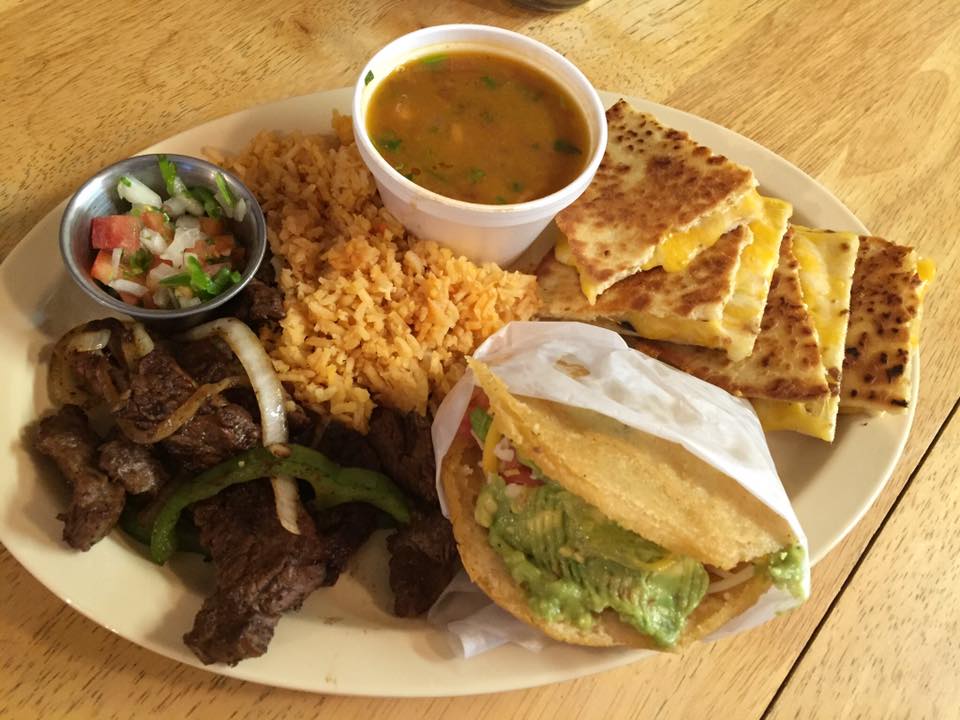 Las Lomitas Cafe and Tasty Pastry | 401 S Smith St, Hebbronville, TX 78361, USA | Phone: (361) 406-7062