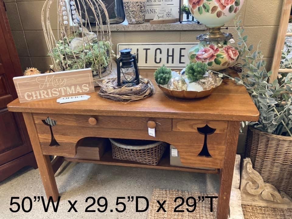 VINTAGE ANTIQUE MARKETPLACE | 111 S Harrison St, North Webster, IN 46555, USA | Phone: (574) 834-4004