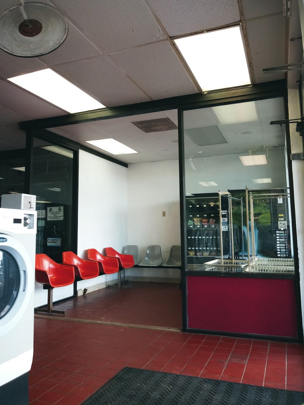 Coin Wash Laundry | 1021 Virginia Beach Blvd, Virginia Beach, VA 23451, USA | Phone: (434) 327-7873