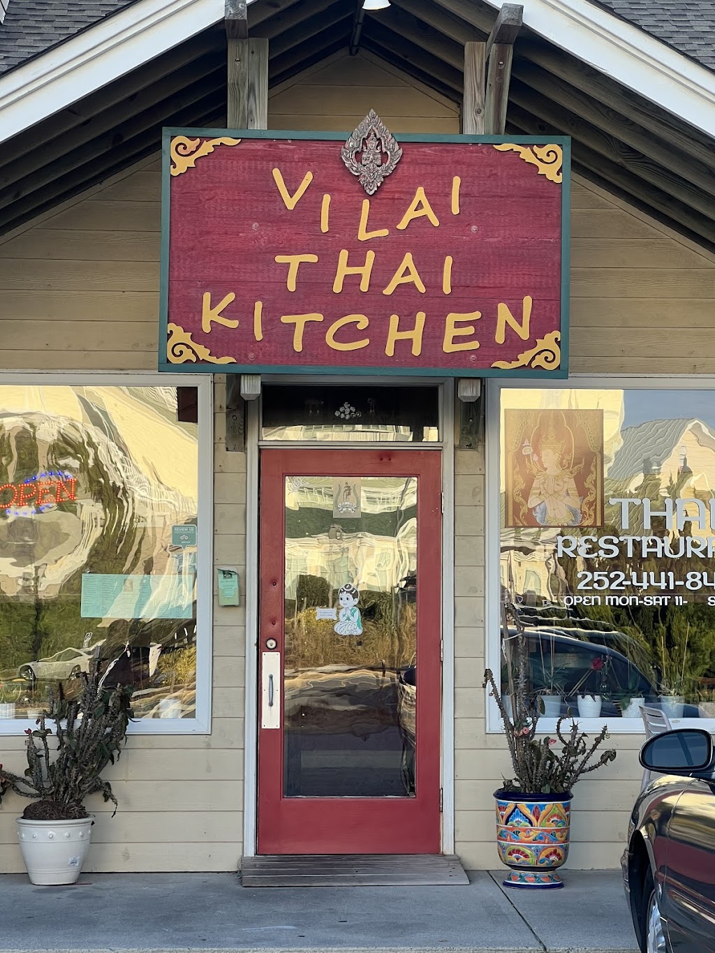 Vilais Thai Kitchen | 5230 N Virginia Dare Trail, Kitty Hawk, NC 27949, USA | Phone: (252) 441-8424