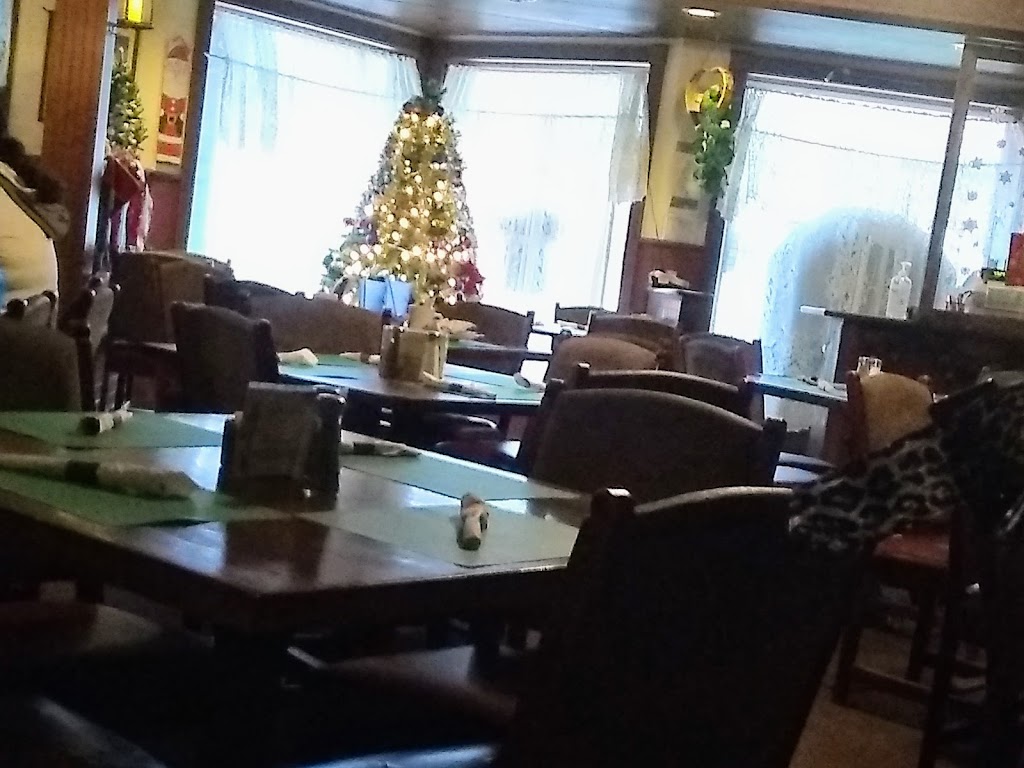 Neshannock Creek Inn Restaurant | 804 Main St, Volant, PA 16156, USA | Phone: (724) 533-2233