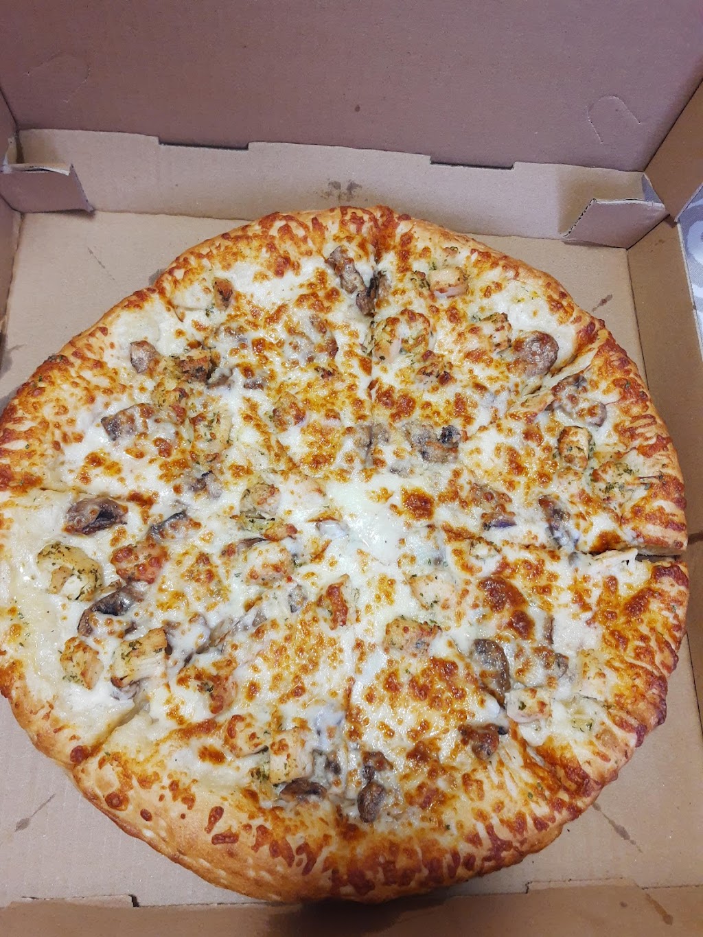 Giant pizza king | 7965 Broadway, Lemon Grove, CA 91945 | Phone: (619) 825-7403