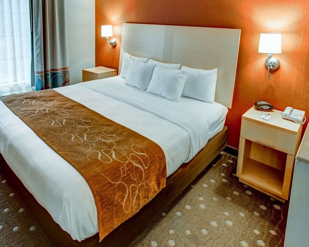 Comfort Suites | 750 Aten Rd, Coraopolis, PA 15108, USA | Phone: (412) 218-1459