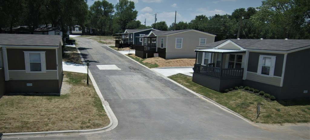 Green Oaks Mobile Home Community | 6919 9 Mile Azle Rd, Fort Worth, TX 76135, USA | Phone: (972) 376-0875