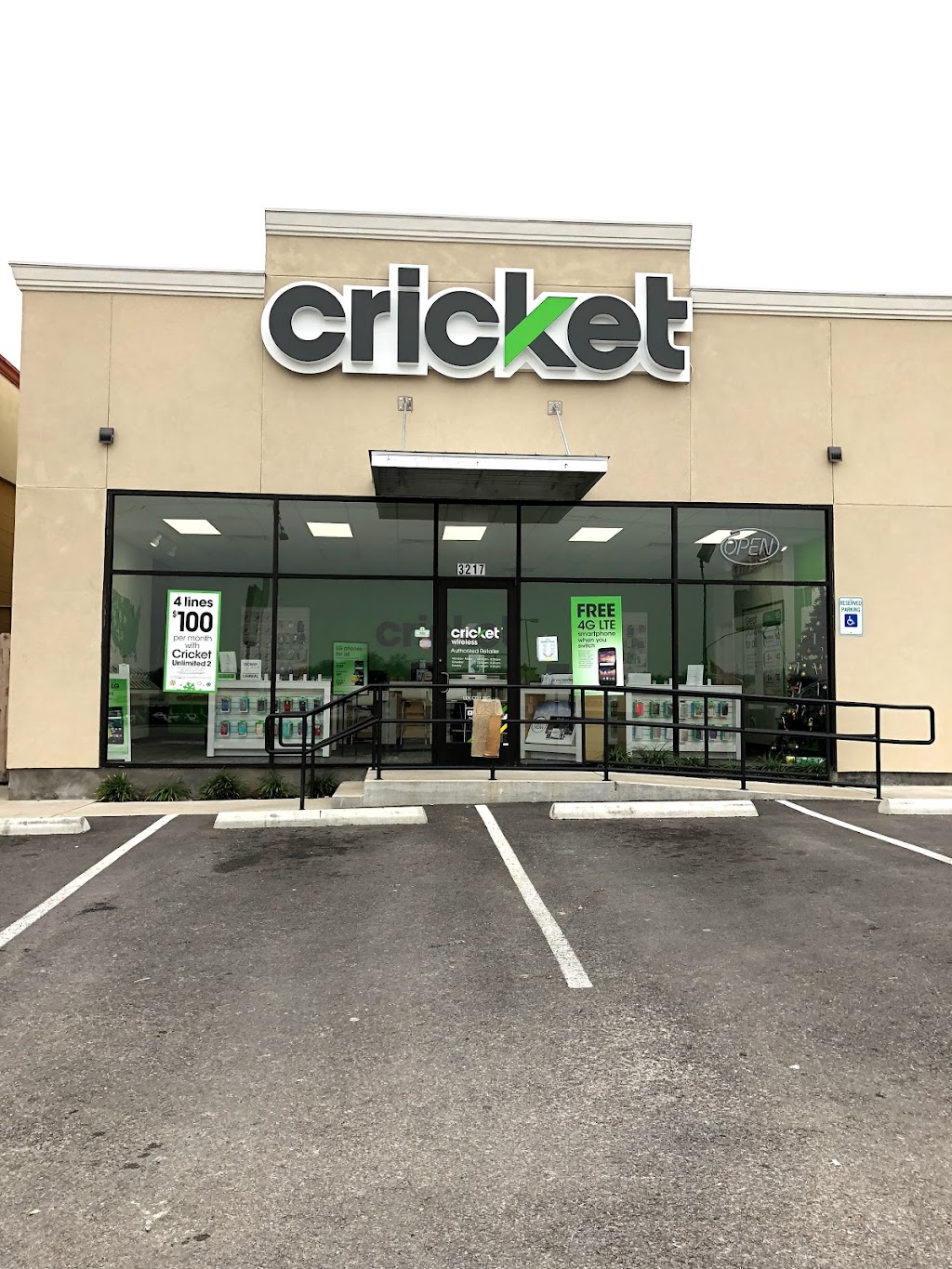 Cricket Wireless Authorized Retailer | 3217 N Main St, Fort Worth, TX 76106, USA | Phone: (817) 984-1818