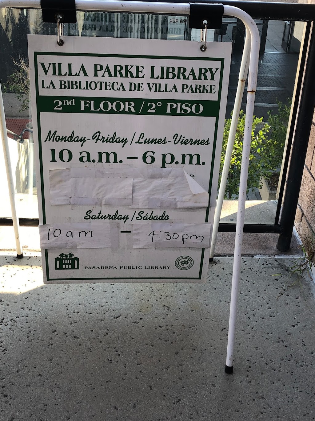 Villa Parke Community Center Branch Library | 363 E Villa St, Pasadena, CA 91101, USA | Phone: (626) 744-6510