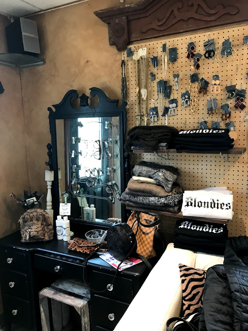 Blondies | 9 Baughman Ct, Silver Spring, MD 20906, USA | Phone: (301) 598-2412