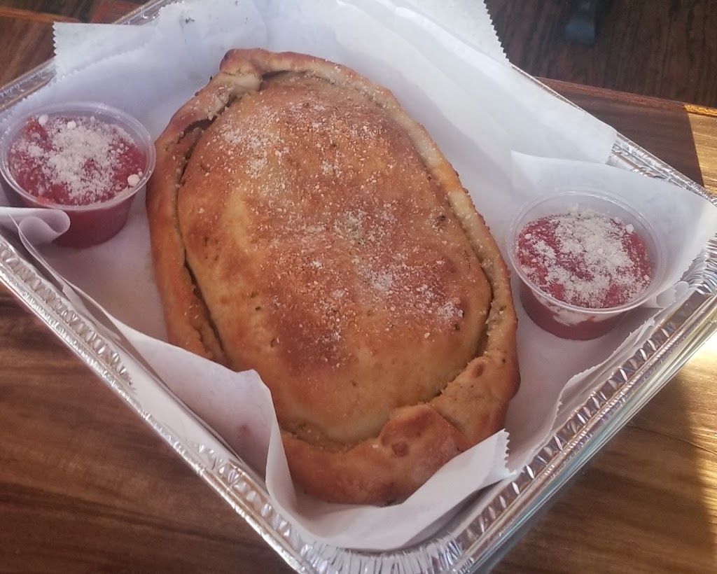 Hollywoods Roadhouse Bar & Grill | W332 N6629 County Trunk Hwy C, Nashotah, WI 53058, USA | Phone: (262) 727-7127