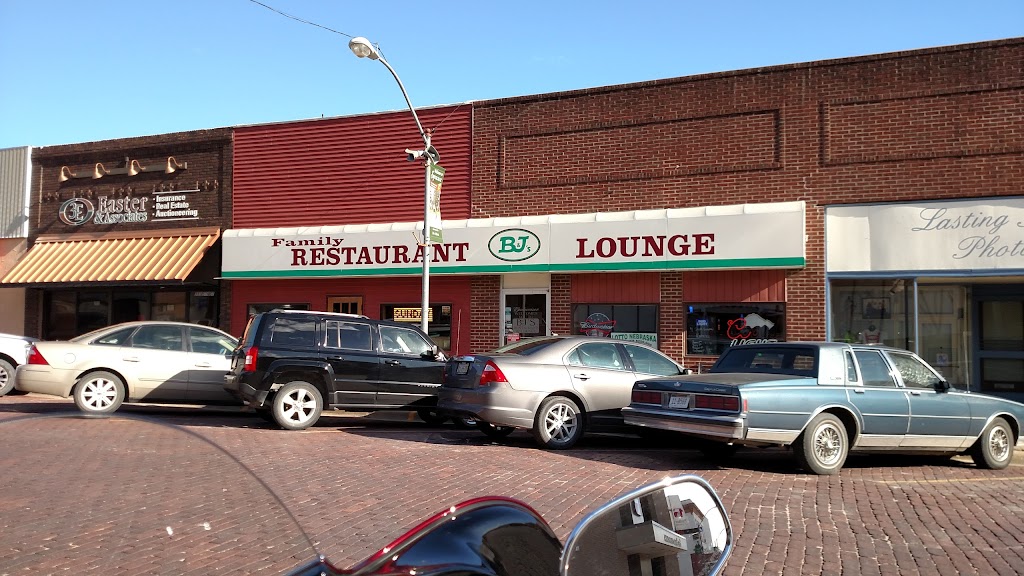 B&Js Family Restaurant & Lounge | 347 5th St, Syracuse, NE 68446, USA | Phone: (402) 269-9917