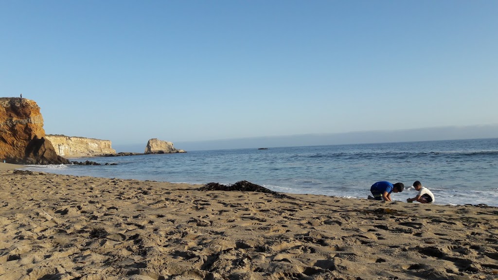 Hole In The Wall Beach | CA-1, Santa Cruz, CA 95060, USA | Phone: (831) 423-9703