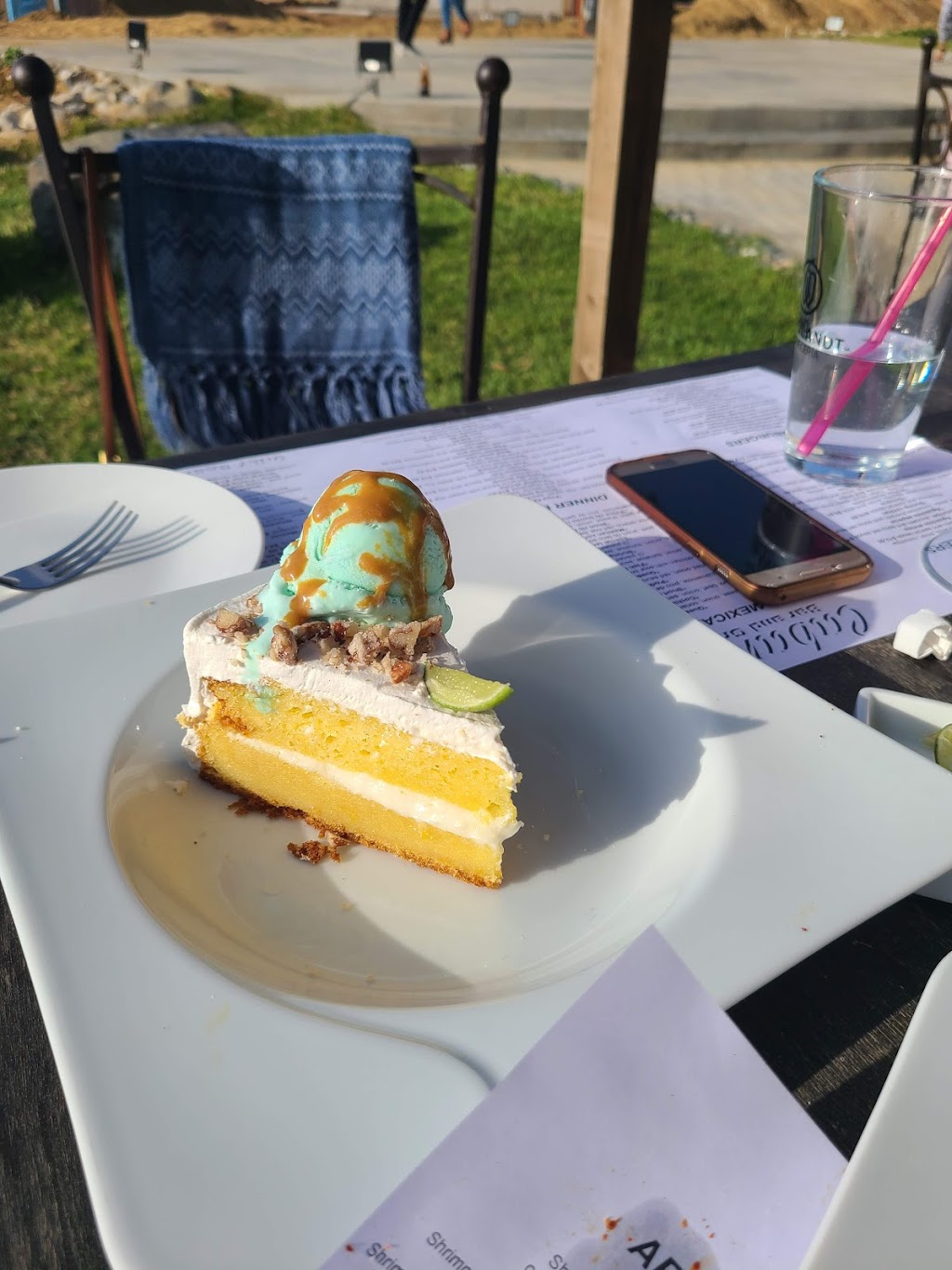 Cabana Bar and Grill | Tijuana - Ensenada Highway Km. 50.5, 22706 Rosarito, B.C., Mexico | Phone: 661 104 0032